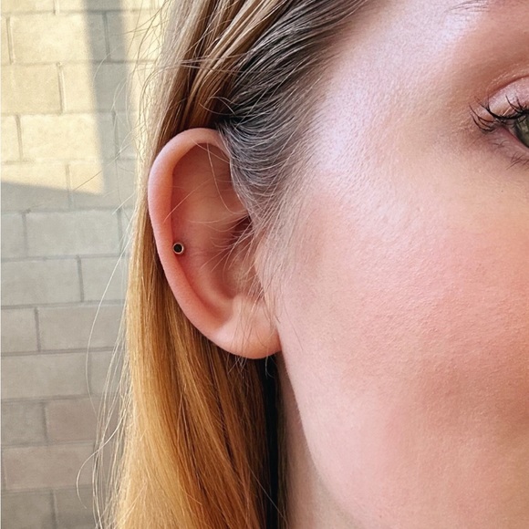 Limited edition Hannah Martin x Maxfield black diamond stud earring - Picture 4 of 4